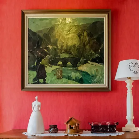 In Biטvre With Garden Villa